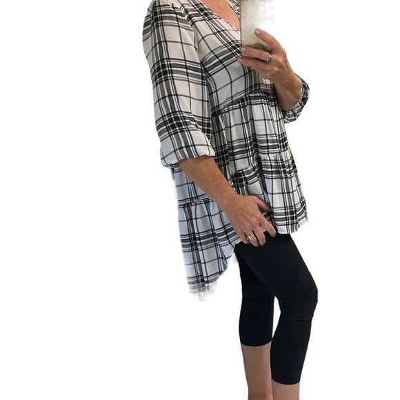 NWT JM SPORTSWEAR WOMENS BLOUSE CASCADING RUFFLE UNEVEN HEM FLOWING BITTOM‎ MED - Picture 5 of 7